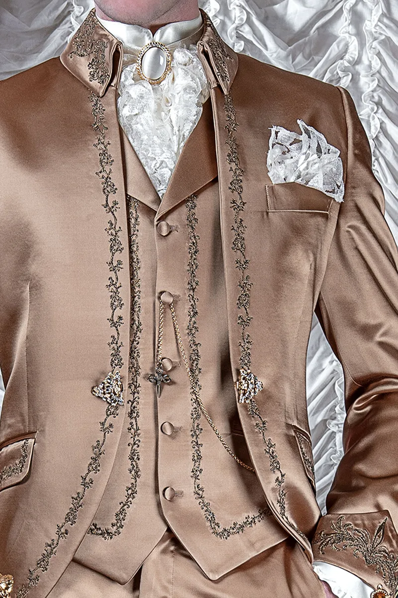 Gilet in raso oro ricamato nero oro