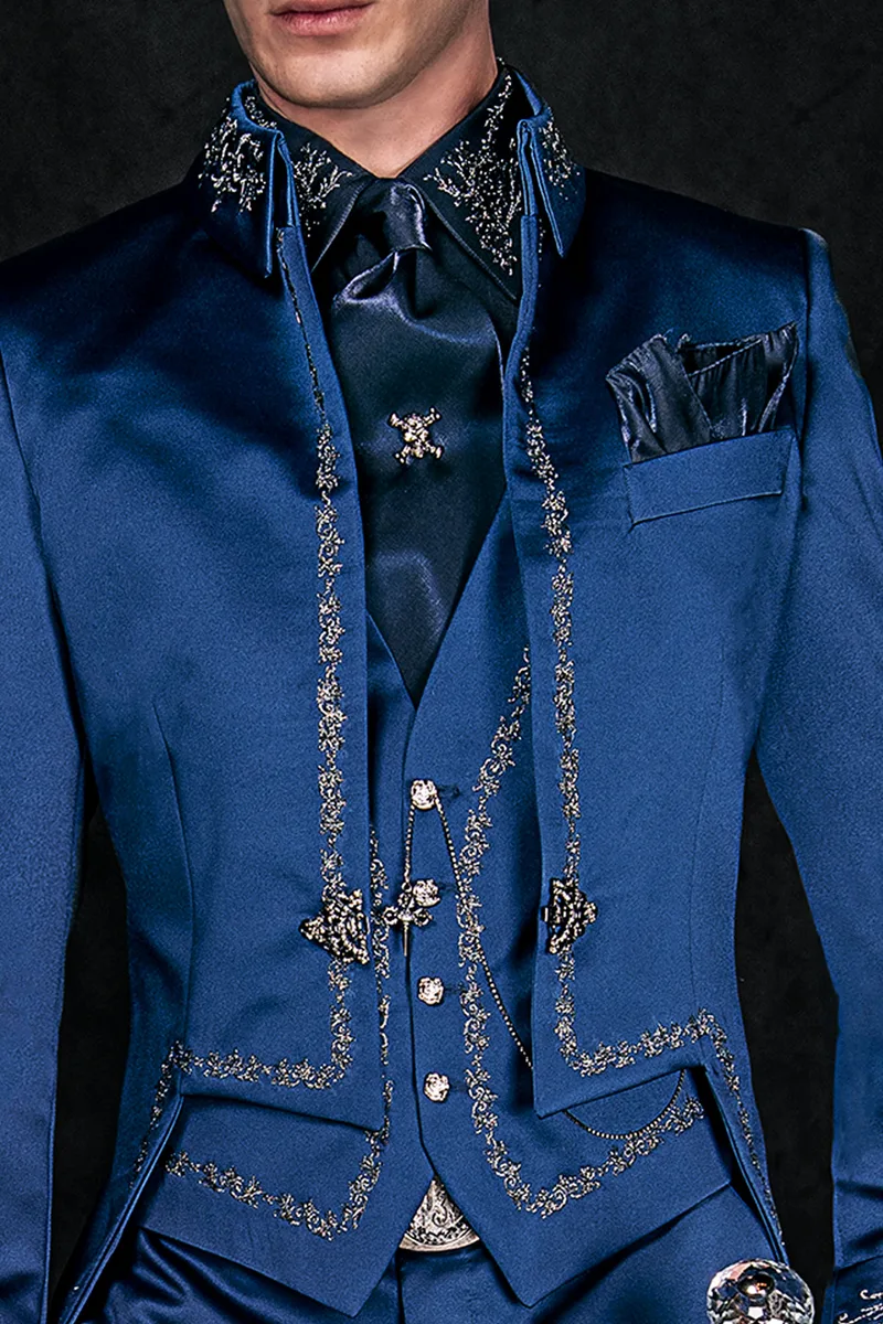 Gilet in raso blu con ricamo gotico argento e 4 bottoni fantasia