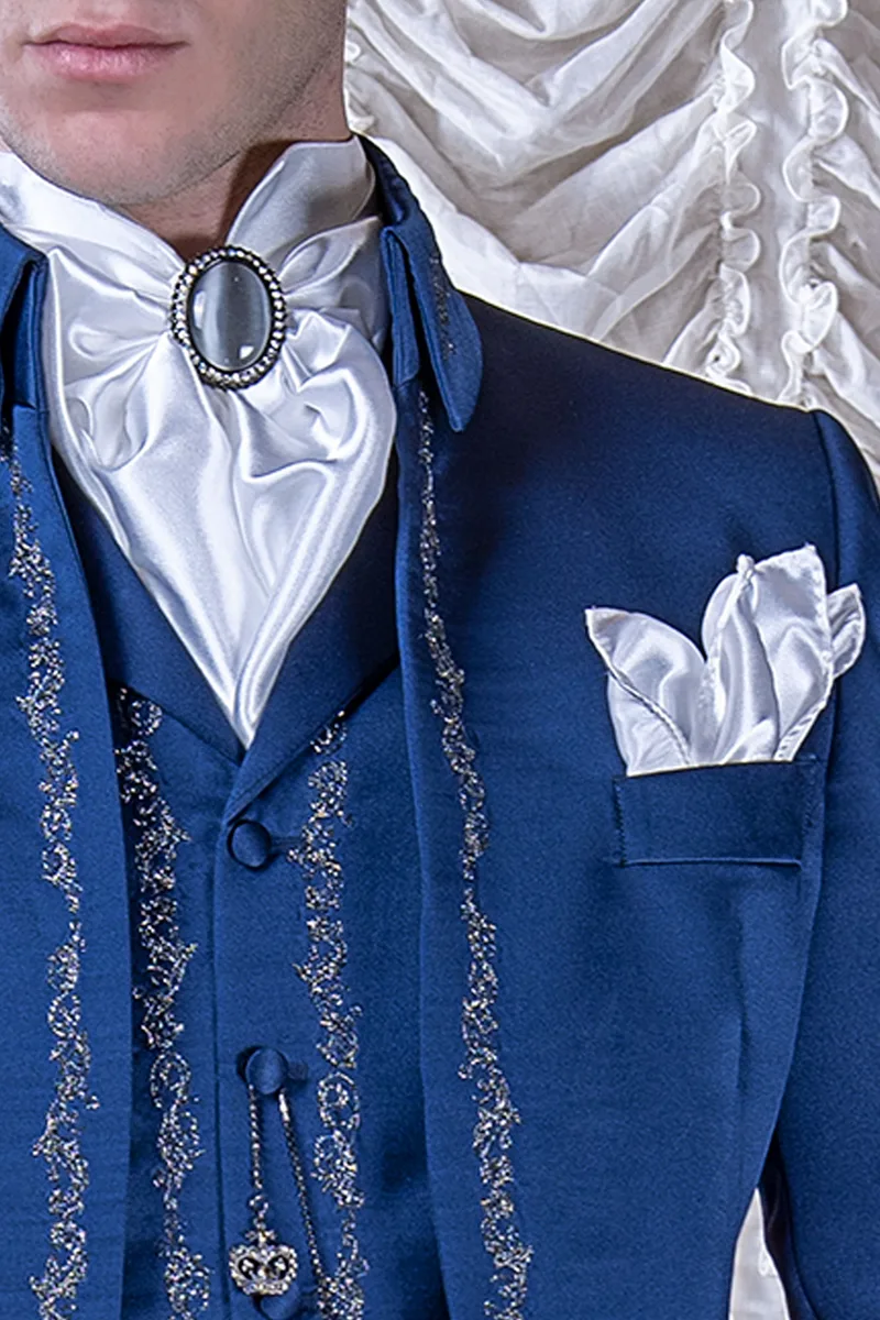 Gebundener Plastron und Einstecktuch aus weißem Mikrofaser-Satin