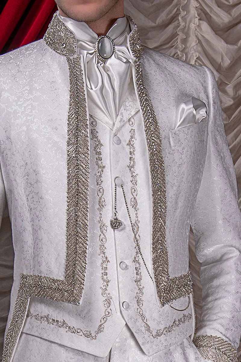 Gilet damascato bianco con ricamo argento