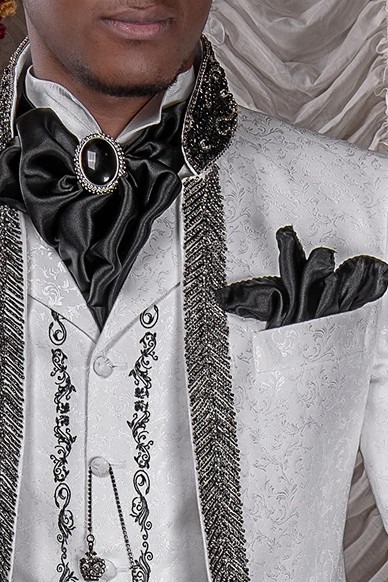 Gebundener Plastron und Einstecktuch aus schwarzem Satin