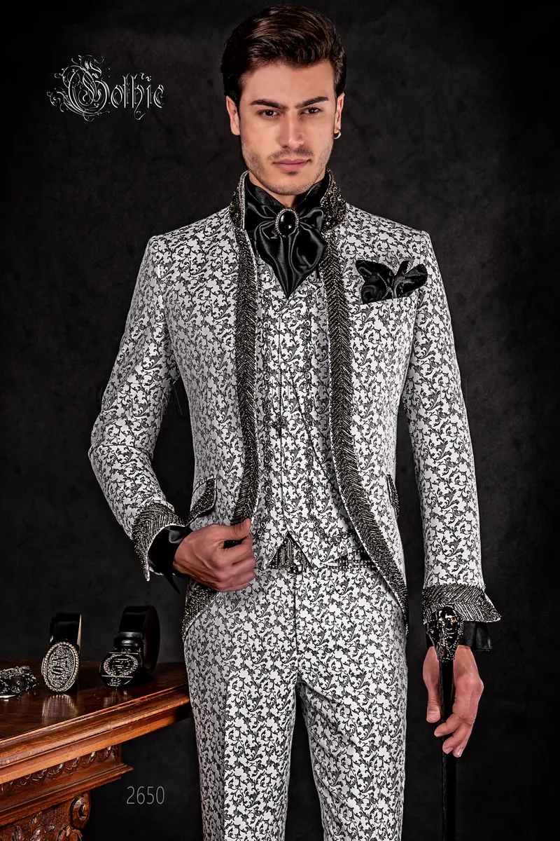 Luxuriöser Herren-Hochzeitsanzug im Gothic-Stil aus Brokat in Weiß-Schwarz mit Kristallen 1