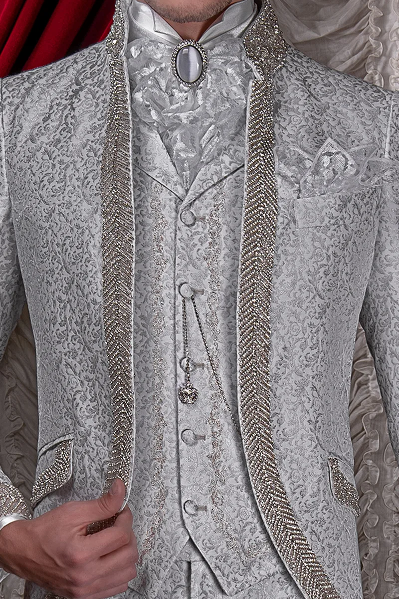 Gilet damascato grigio perla con ricamo argento
