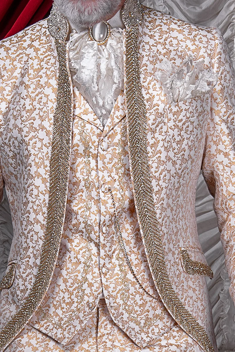 Gilet damascato ricamato oro