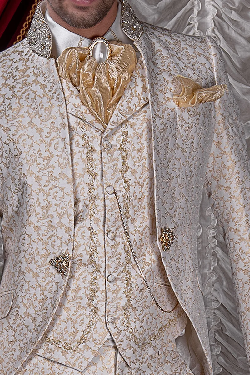 Gilet damascato ricamato oro