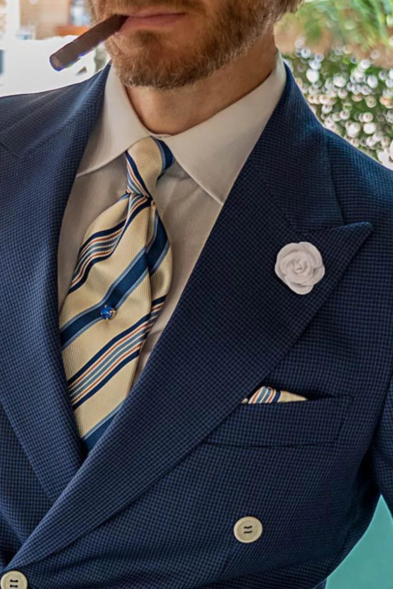 Cravatta e fazzoletto seta jacquard righe blu royal su fondo bianco