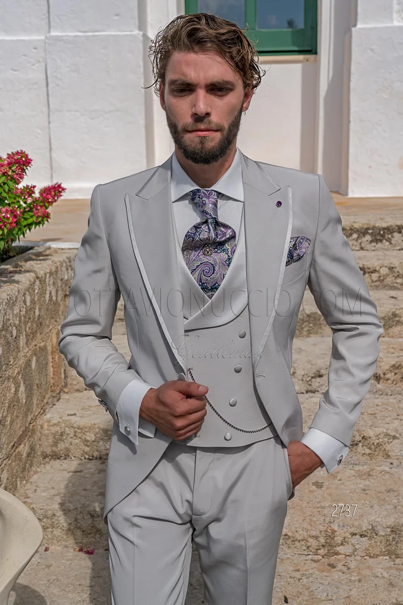 Abito da cerimonia uomo moderno 3 pezzi grigio perla, gilet doppiopetto 1