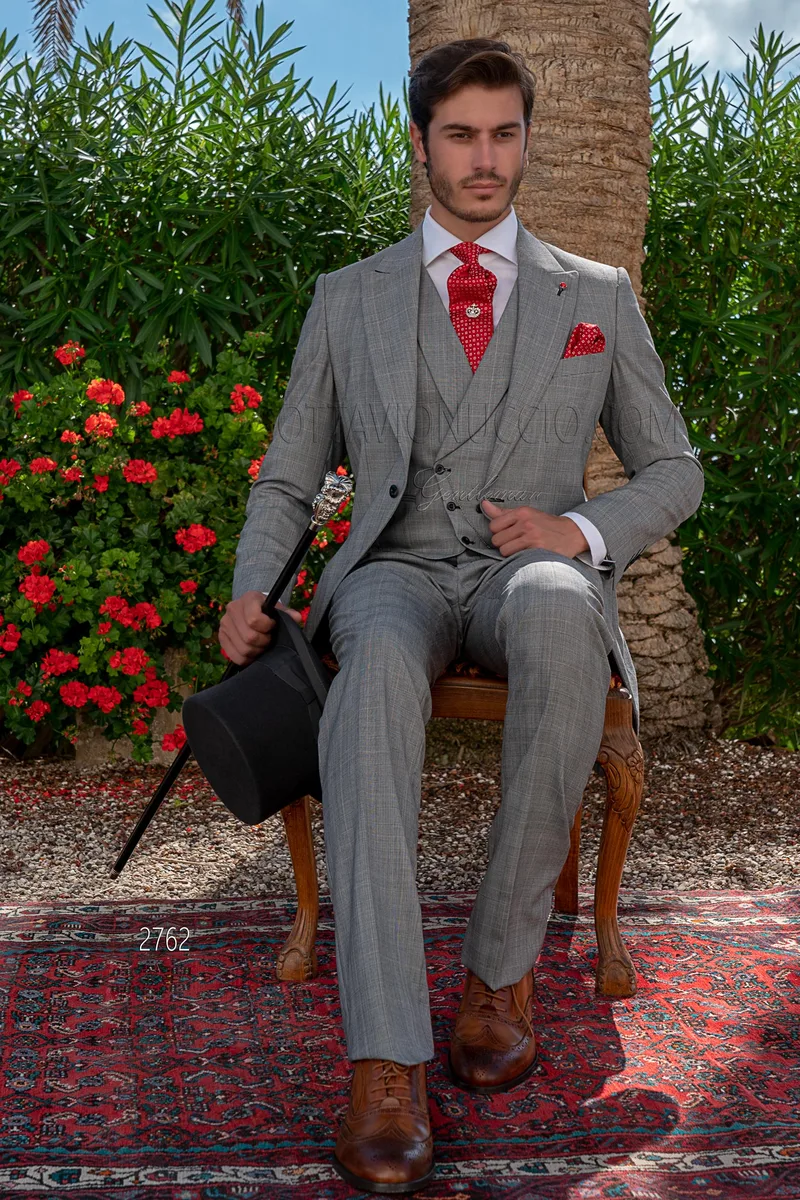 Jaquette moderne en Prince de Galles gris et gilet à revers châle asymétrique 3