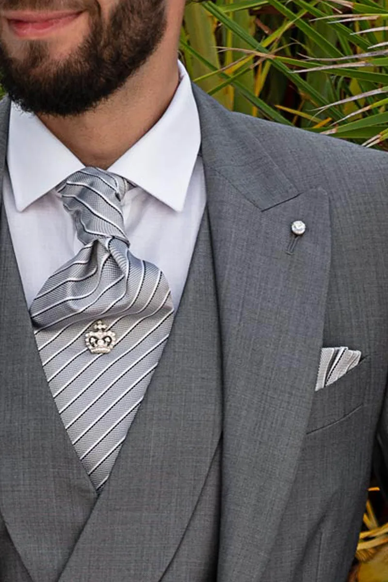 Cravattone e fazzoletto seta regimental grigio