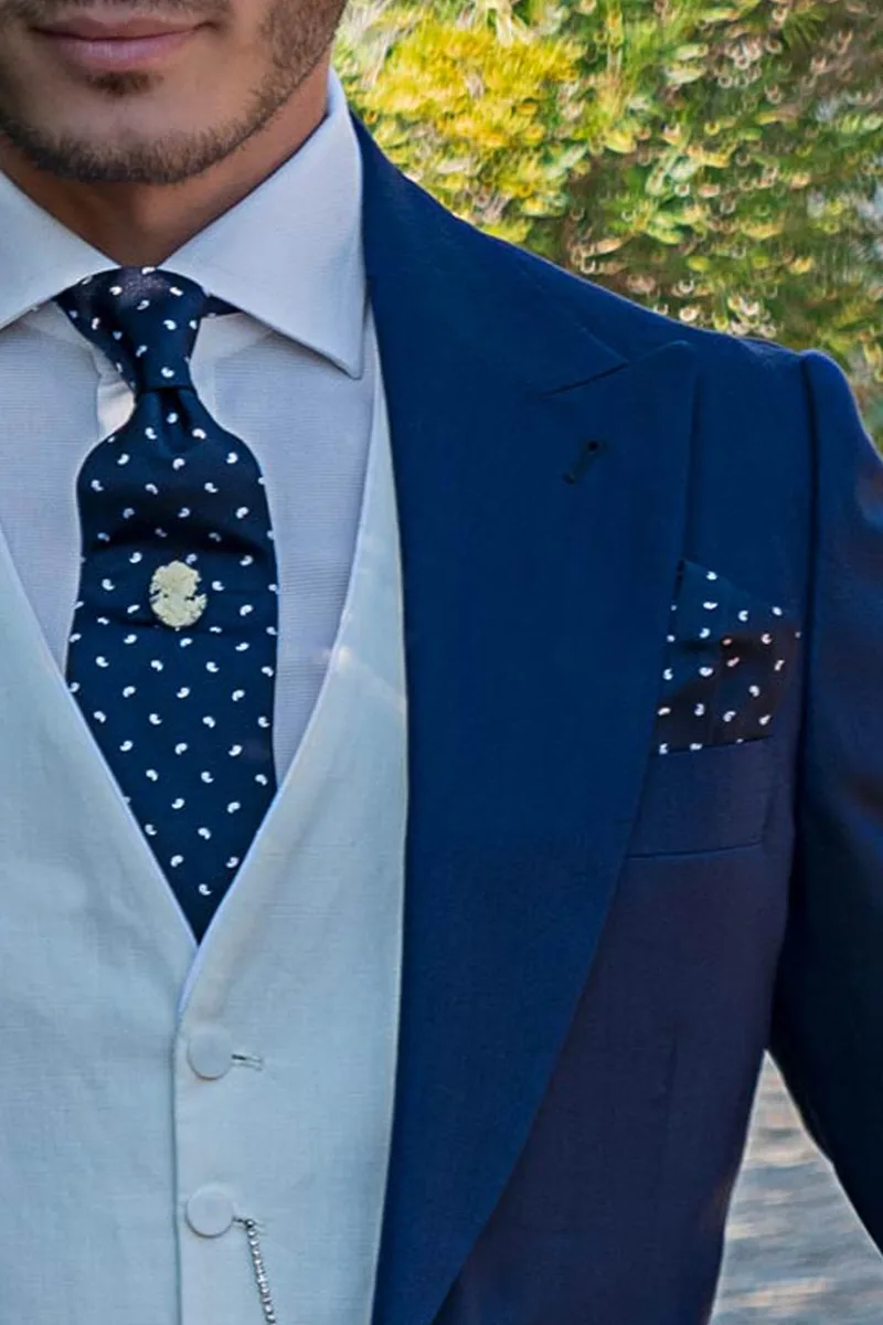 Cravatta e fazzoletto in seta blu