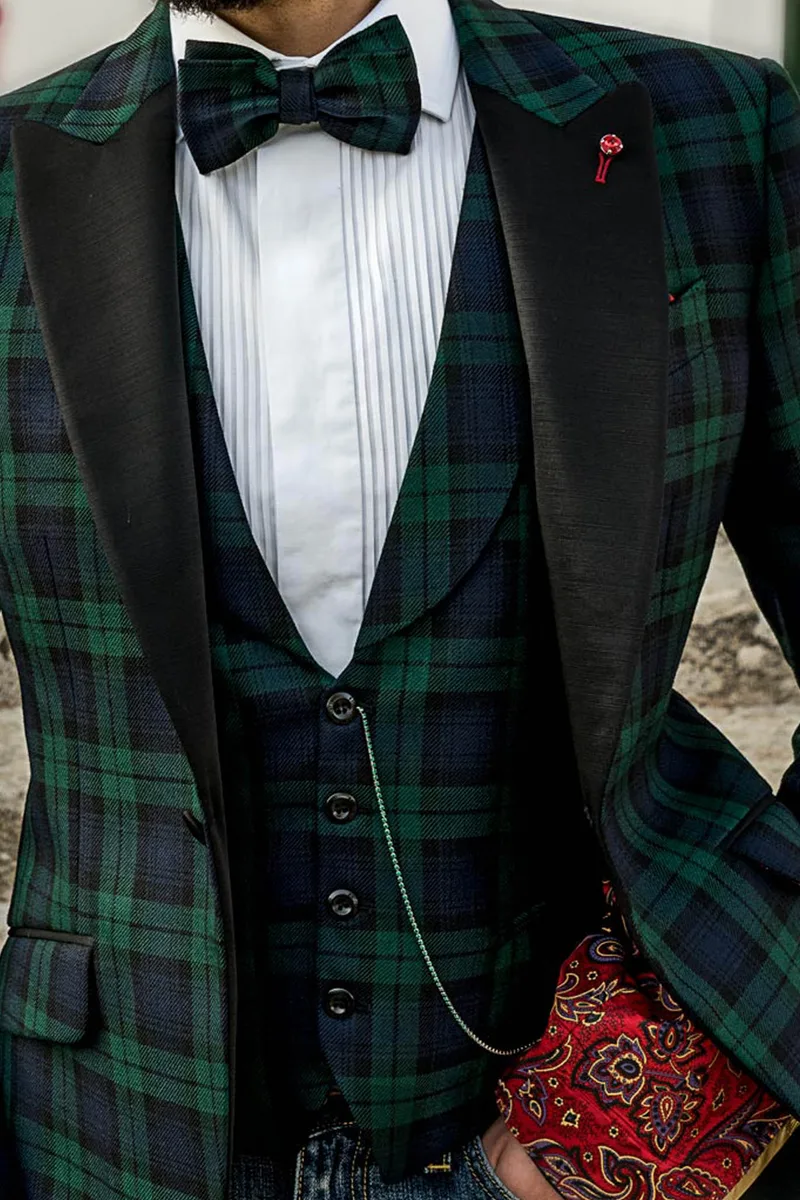 Gilet in tartan verde con collo sciallato