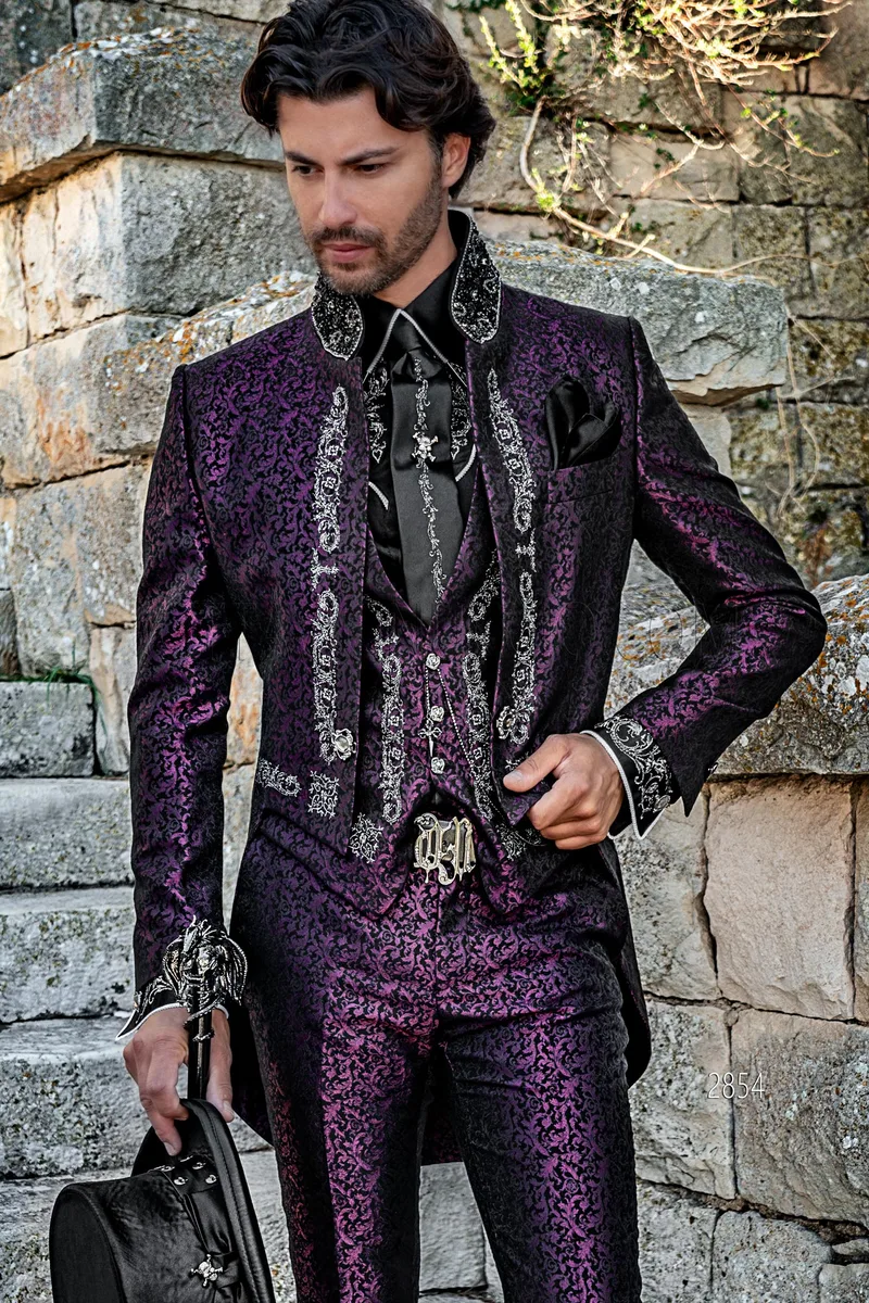 Frac particolare stile gotico damascato viola con ricamo argento-nero – Piano americano