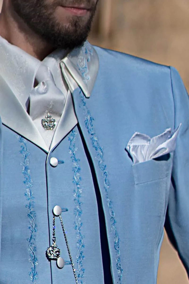 Camicia e Cravatta in tessuto lurex bianco con ricamo