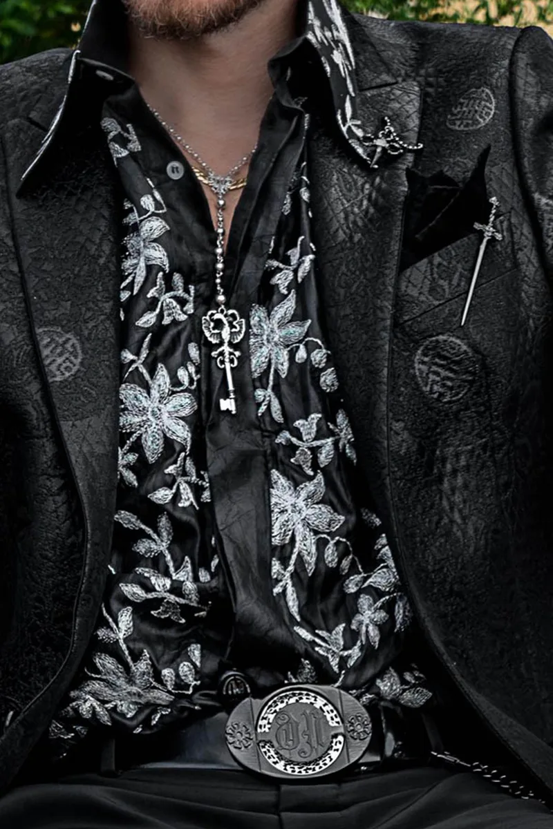 Camicia in raso nero con ricamo perlato