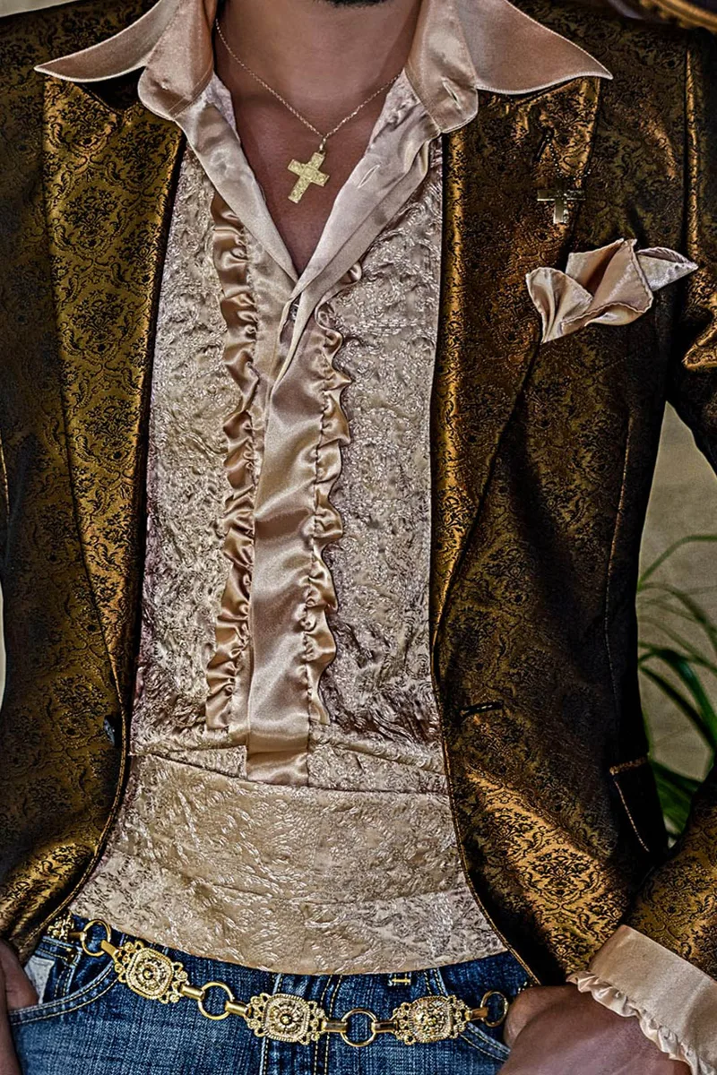 Camicia oro con ricamo e volant