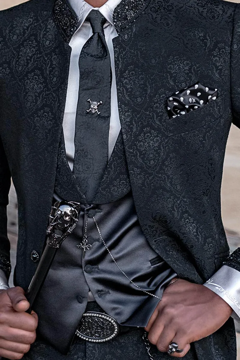 Gilet collo sciallato in raso nero con rever damascato
