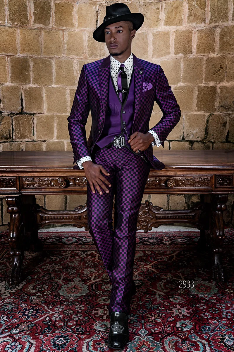 Men's formal suit in vintage chic style with purple and black check pattern – Full-length view