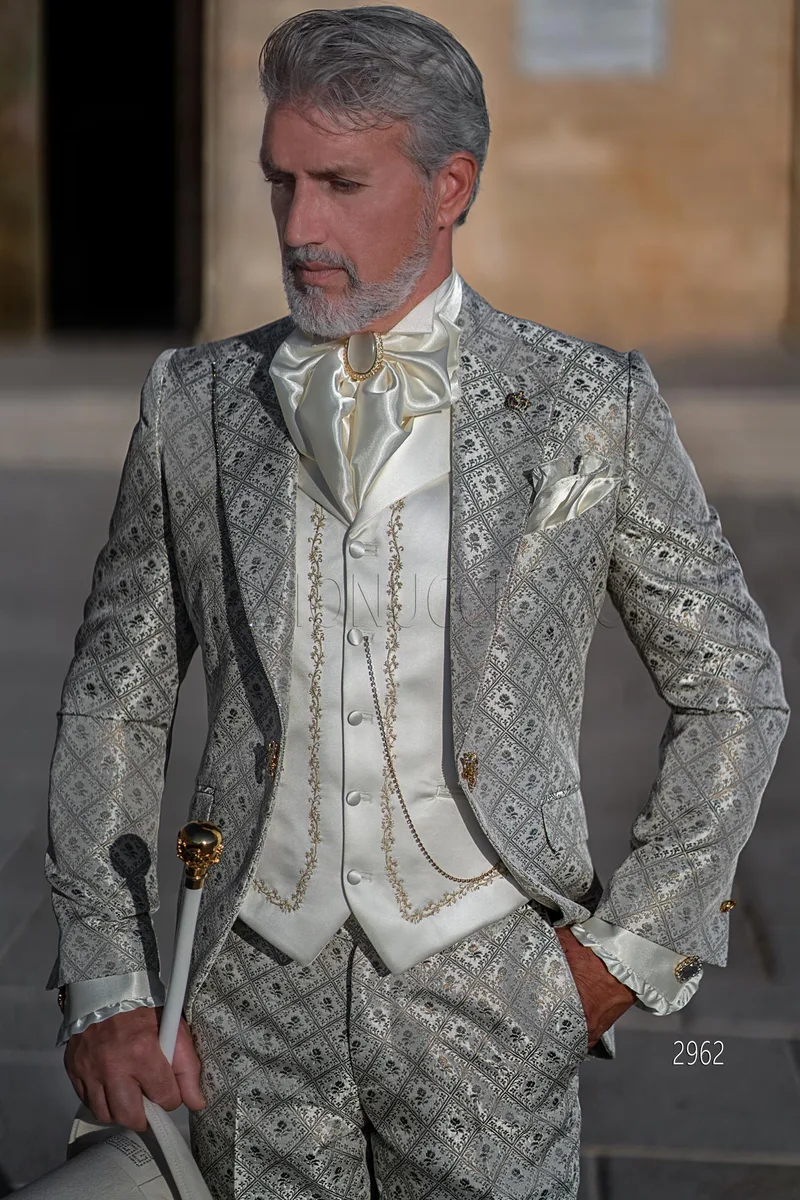 Gilet in raso avorio ricamato oro