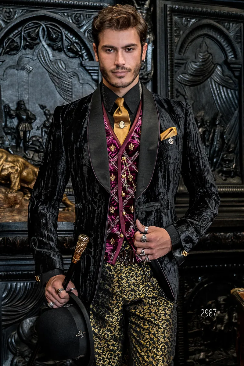Smoking doppiopetto stile aristocratico in velluto stropicciato nero – Piano americano