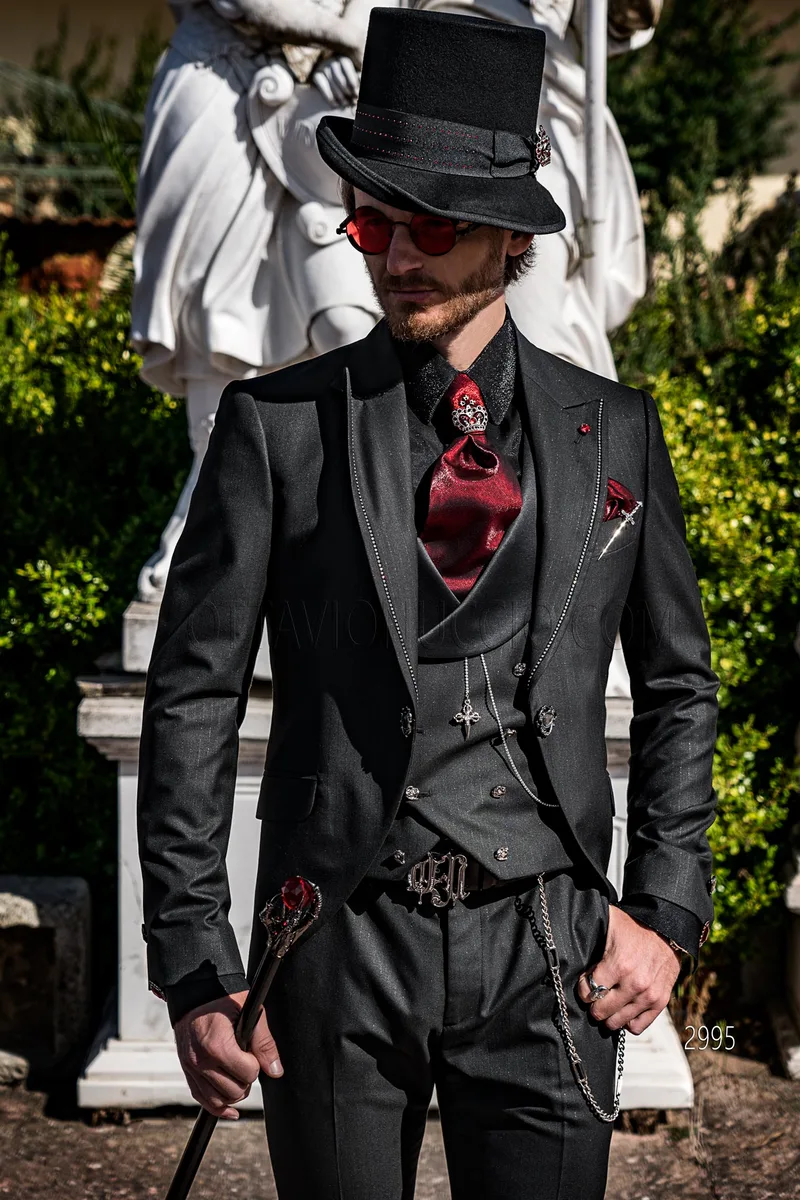 Traje de ceremonia raya diplomática negro estilo steampunk con strass crystal en la solapa 1