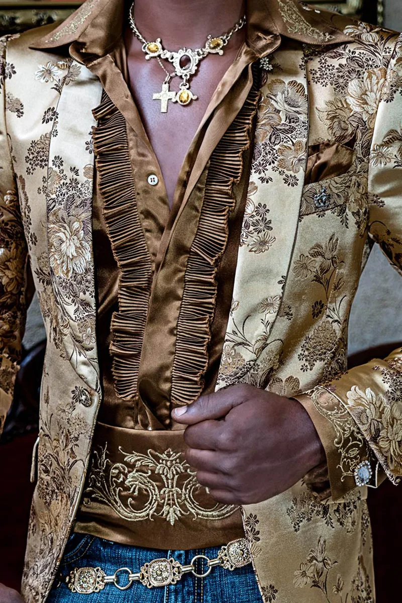 Camicia in raso oro scuro plissé e ricamo drago