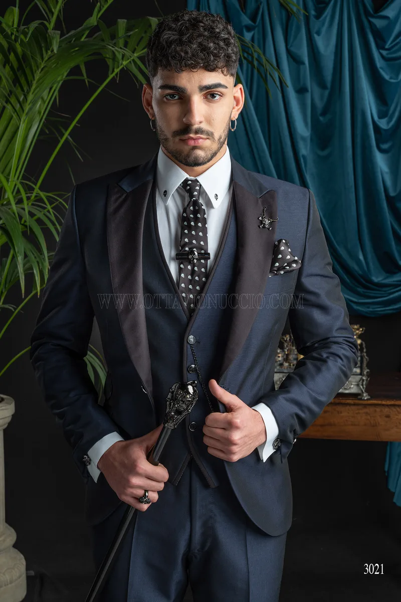 Traje de ceremonia hombre azul con solapa negra y chaleco a tono 1