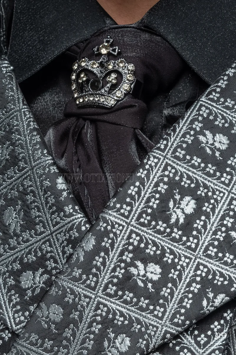 Frac hombre estilo gótico de lujo adamascado negro y plata 5