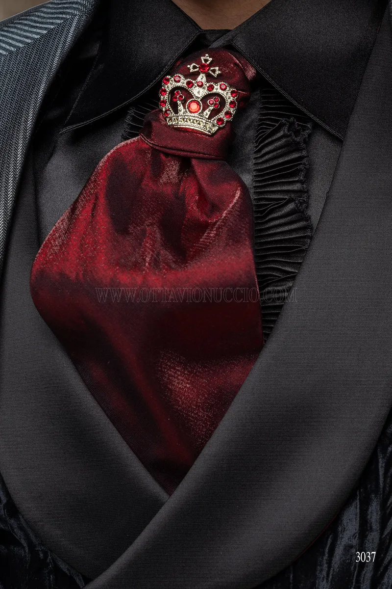 Cravattone da annodare e fazzoletto in lurex rosso
