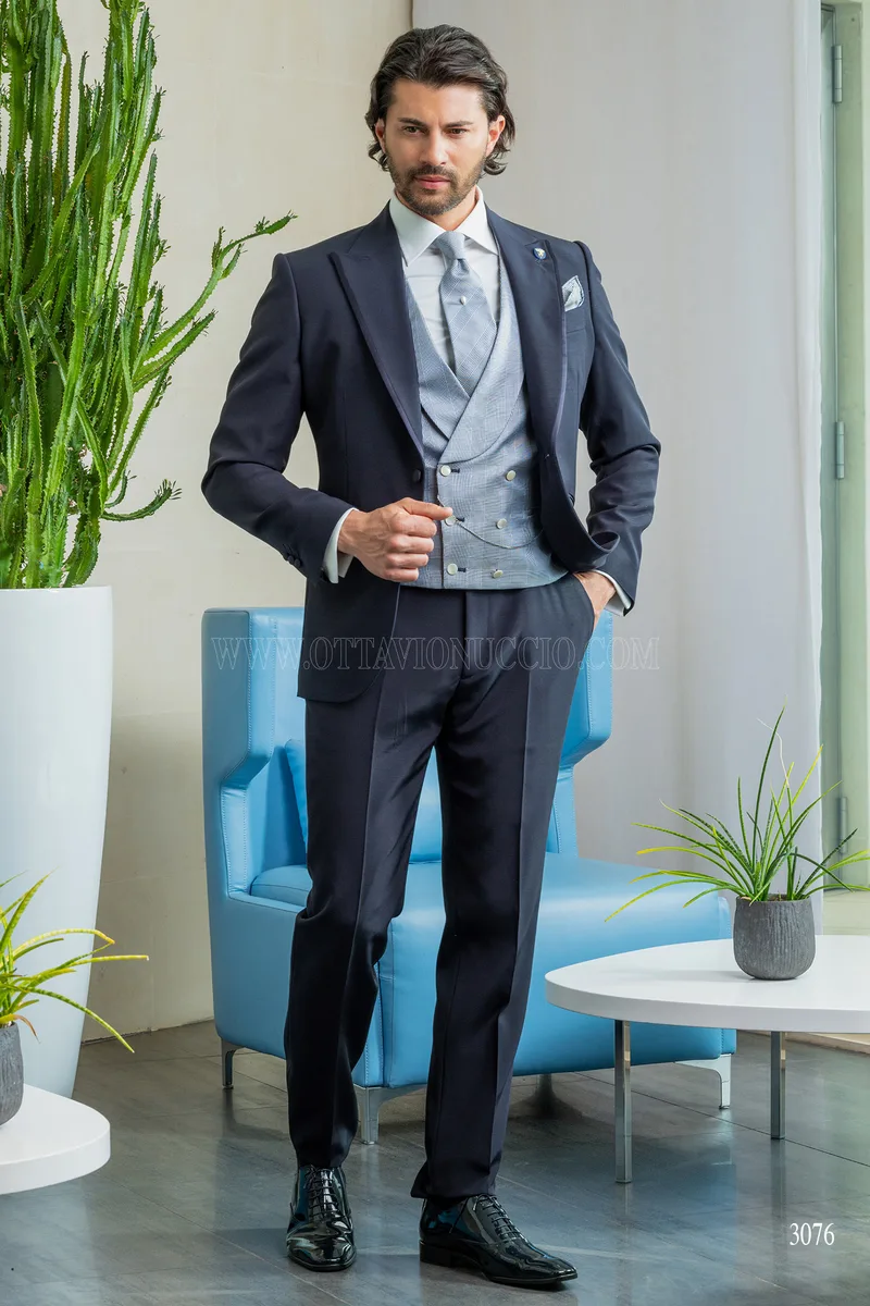 Abito da cerimonia uomo classico blu – Figura intera