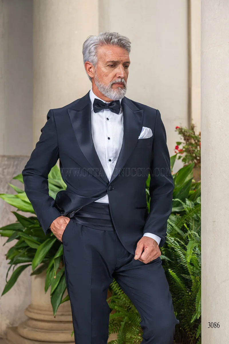 Esmoquin a medida para hombre azul con solapa de pico 1