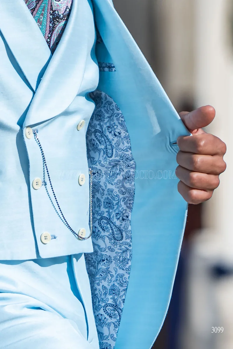 Costume de mariage estival bleu ciel avec gilet croisé 4