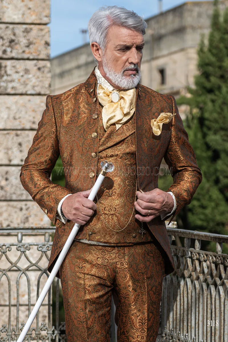 Costume de mariage baroque brocart or col napoléonien 1
