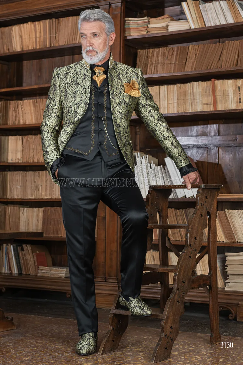 Gothic groom suit in gold brocade with trimming on the mandarin collar 3