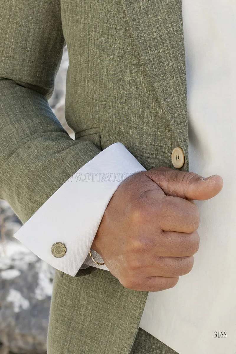 Sommerlicher Herren-Zeremonienanzug aus Leinenmischung in Grün – Detail