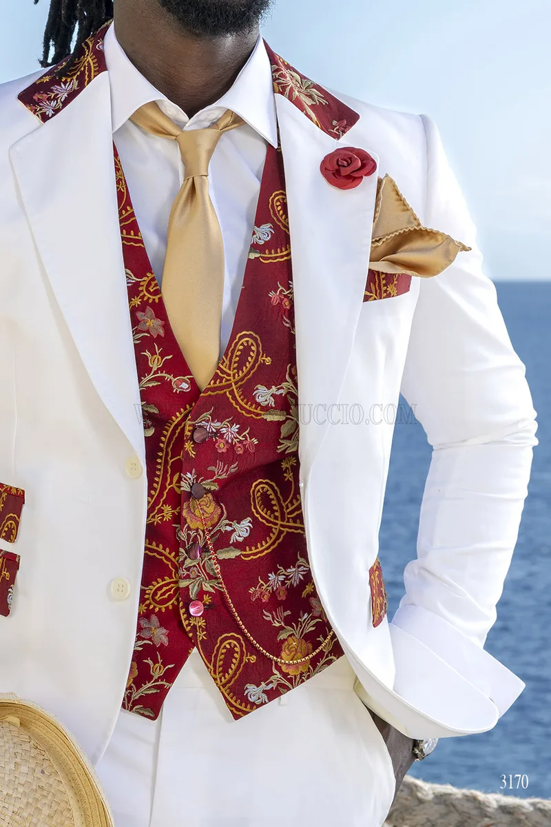 Gilet in pura seta rossa ricamata