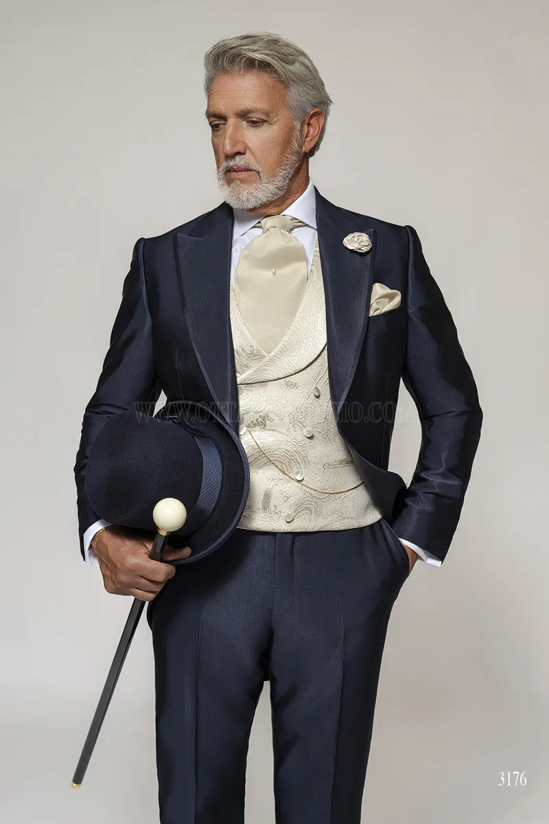 Tight Moderno Blu Notte – Eleganza Contemporanea da Sposo – Piano americano