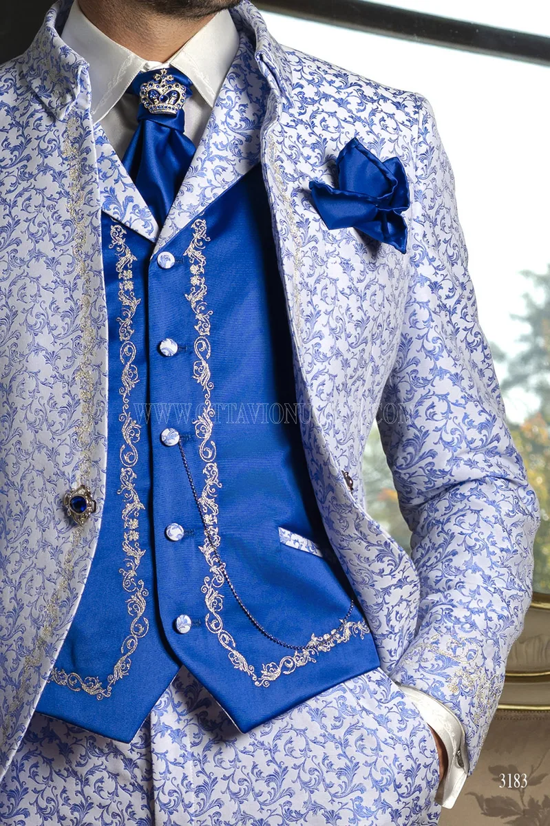 Gilet in raso blu elettrico con ricamo argento