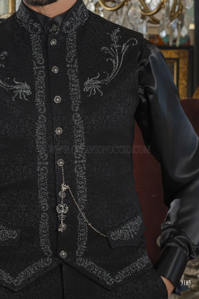 Frac Nero Ricamato - Eleganza Gotica Sartoriale Made in Italy – Dettaglio