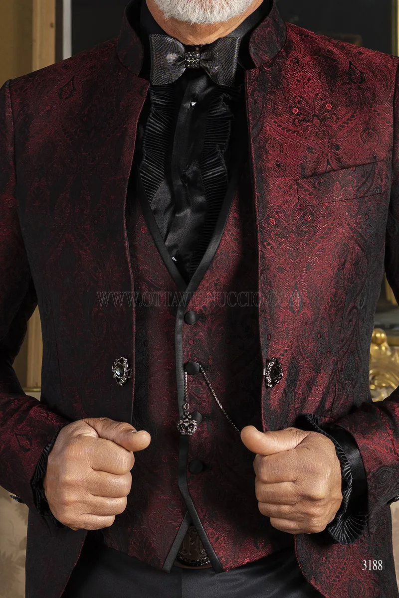 Vestito Sposo Redingote Collo Coreano Damascato Bordeaux – Piano medio