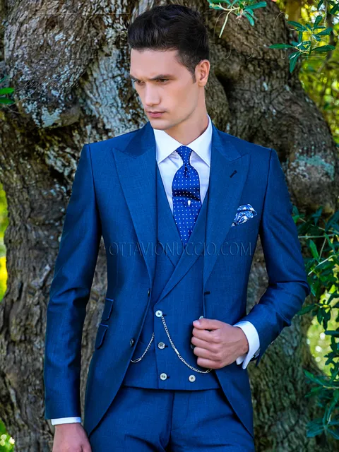 Three-piece casual groom suit in electric blue