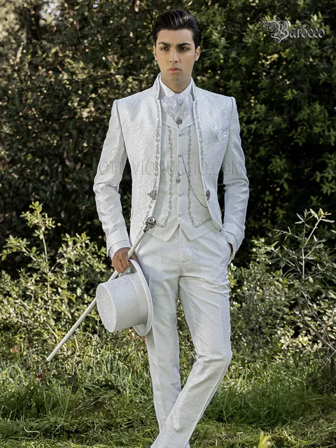 Men's suit with mandarin collar in white damask embroidered silver