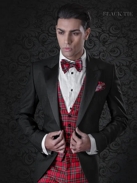 Giacca smoking nero con pantalone e gilet in tartan rosso