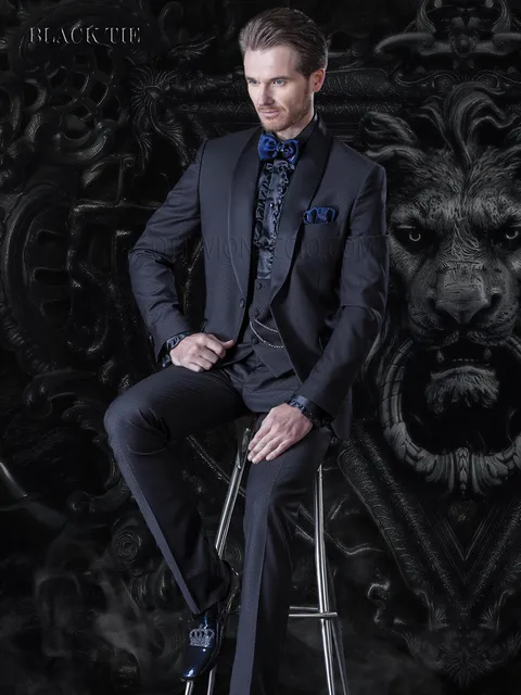 Blue damask tuxedo for the modern groom | Elegant men's suit