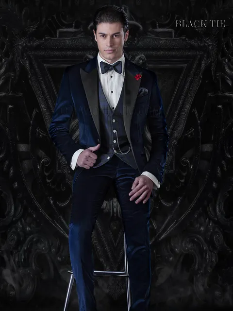 Men's electric blue tuxedo in velvet for gala events