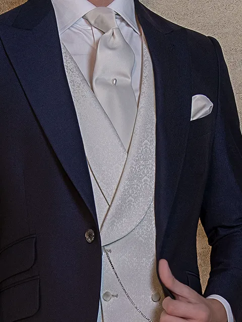 Double-breasted shawl waistcoat in pearl grey damask