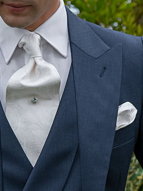 Cravat and Handkerchief in white paisley silk