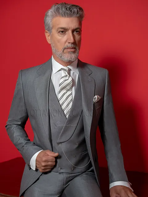 Men's suit in grey wool-silk with double-breasted waistcoat