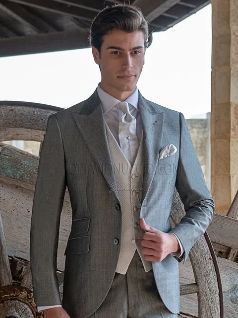 Men's classic formal suit in pearl grey