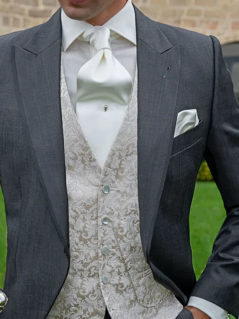 5-button waistcoat in ivory pure silk jacquard
