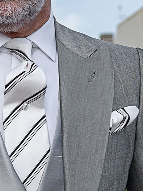 Tie and handkerchief in white striped silk